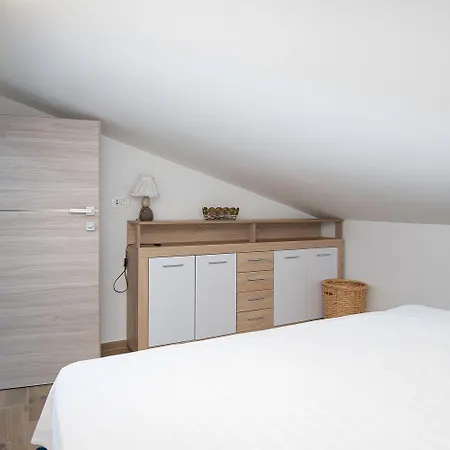 Apartment Sara Iii