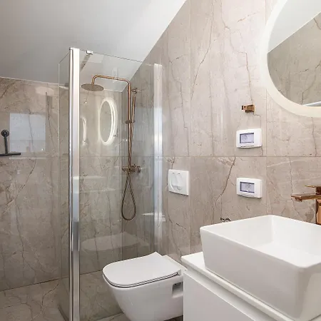 Sara Iii Apartment Ližnjan