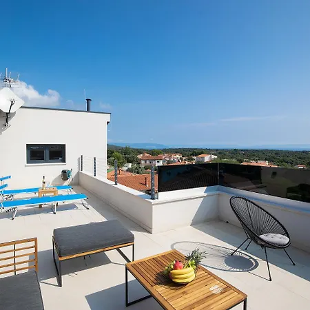 Sara Iii Apartment
